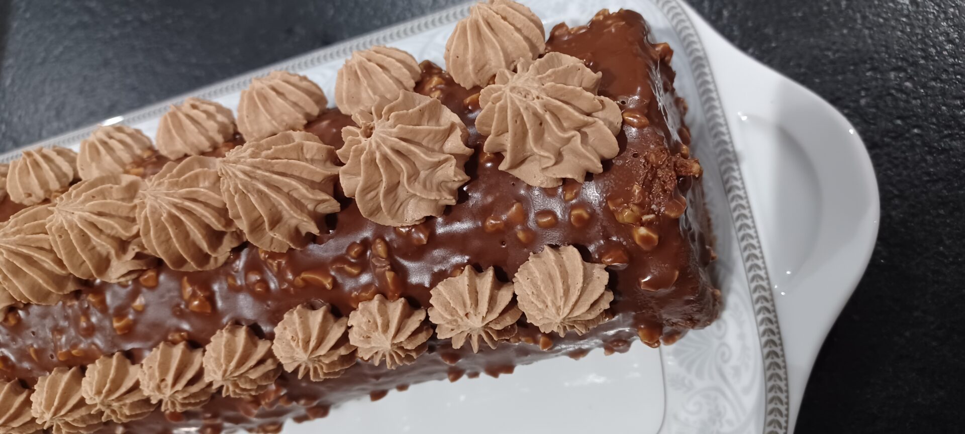 Bûche roulée 2 chocolat glaçage ferrero 2