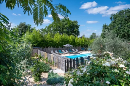 Vue sur la piscine